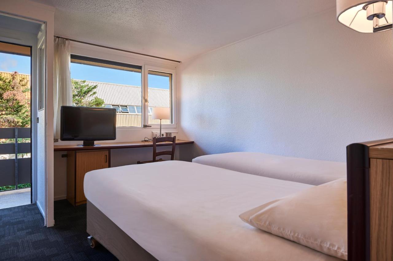 Kyriad Direct Ouest - Zénith Hotel 2*