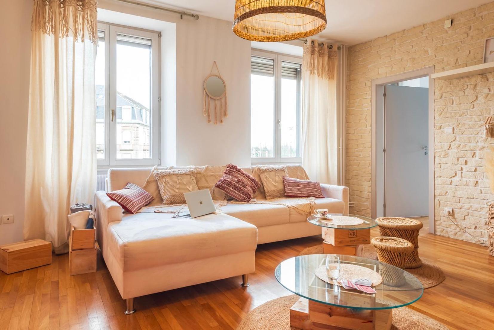 Apartment Nouveau - Faubourg National - En Face De La Gare