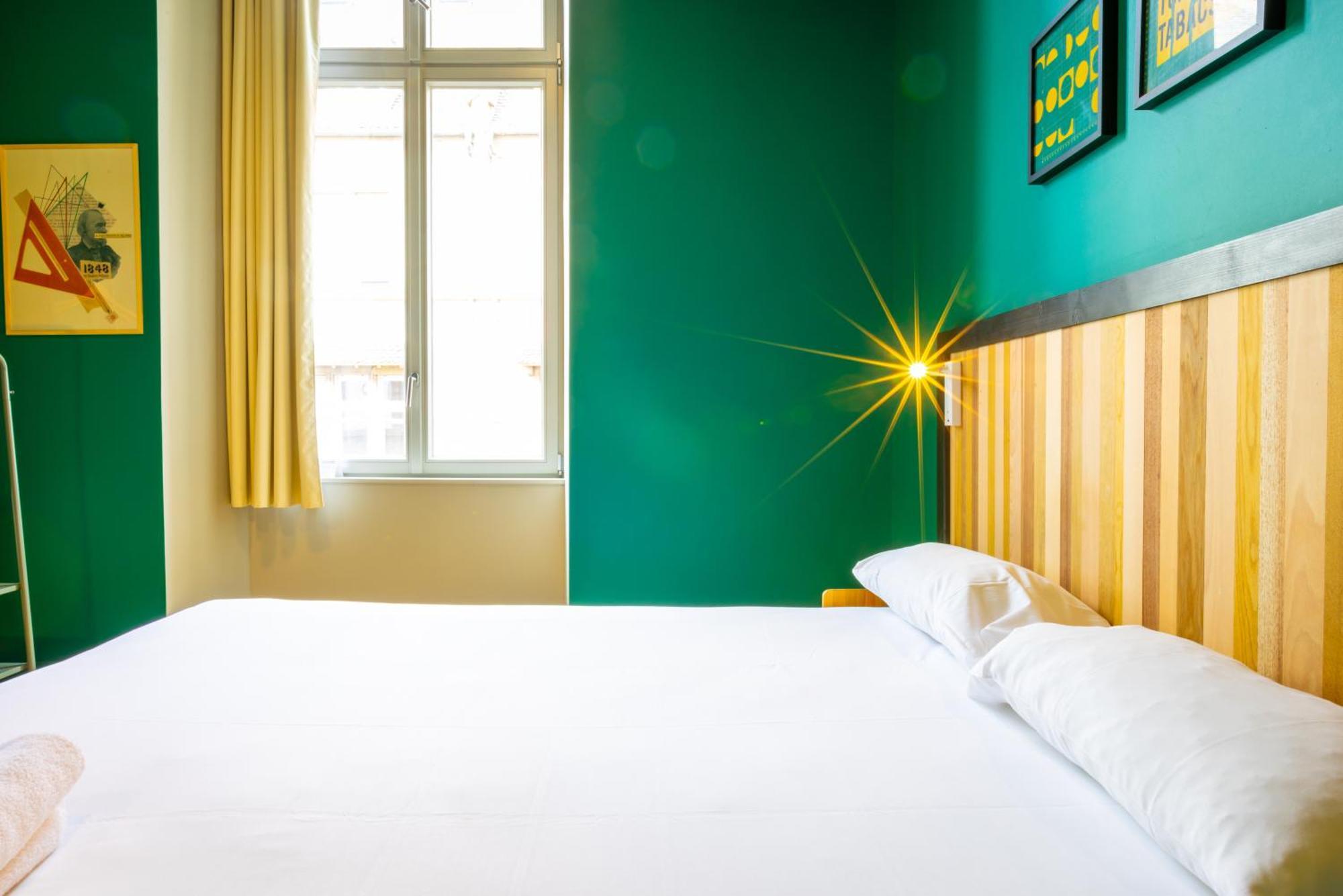 The People - Hostel *