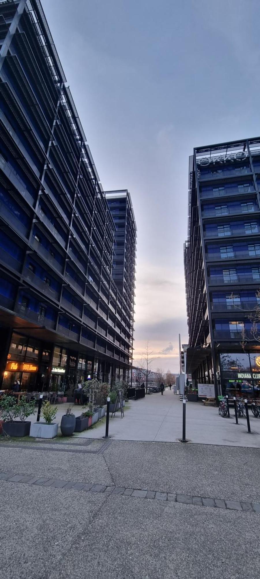 Bel Appartement Contemporain Avec Terrasse Climatisation Et Parking Payant En Option Straßburg