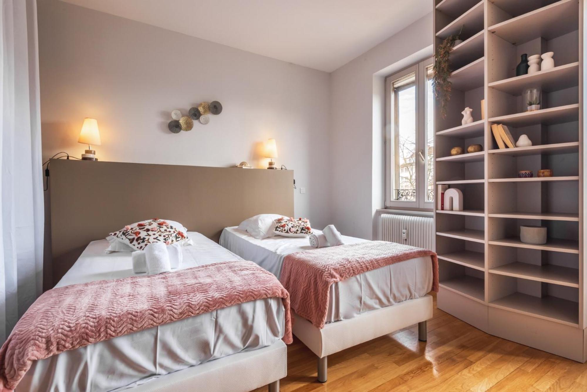 Apartment Nouveau - Faubourg National - En Face De La Gare