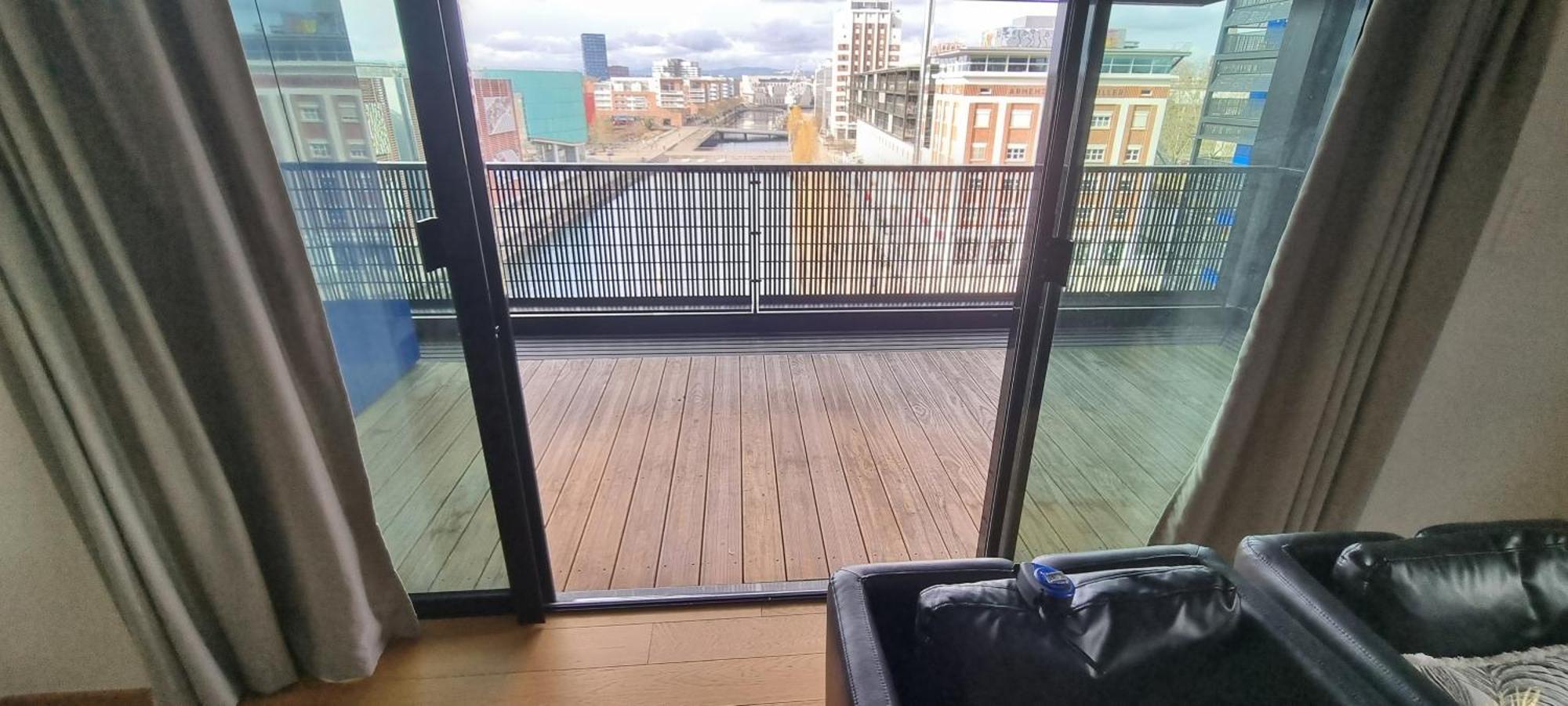 Bel Appartement Contemporain Avec Terrasse Climatisation Et Parking Payant En Option * Straßburg