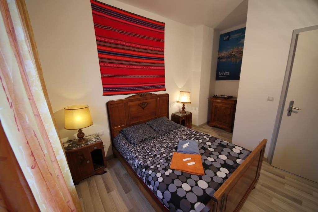 Apartment Charming And Sunny