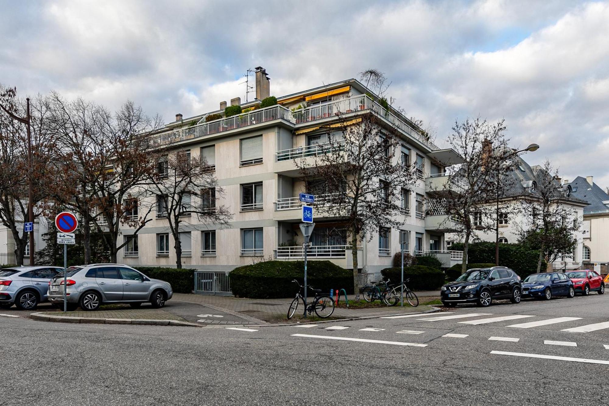 Chaleureux Studio, Orangerie Apartment *