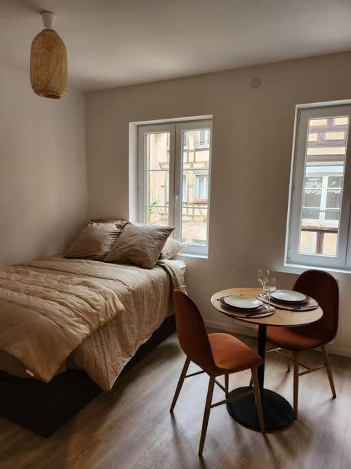 La Meteorite Apartment