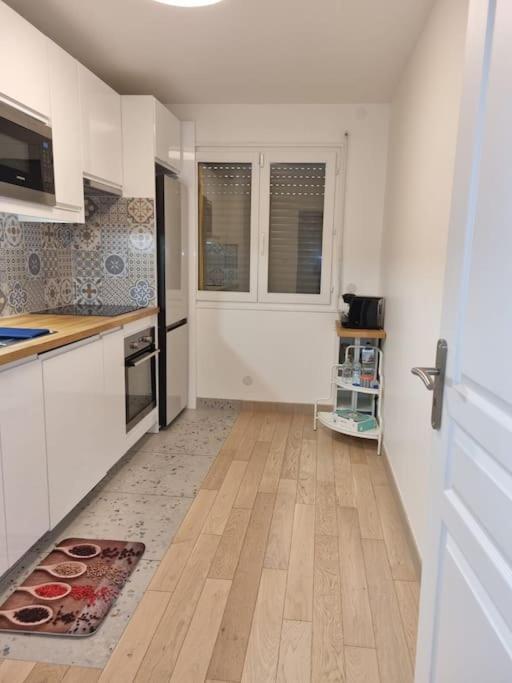 Appartement L'univers Au Blanc. *