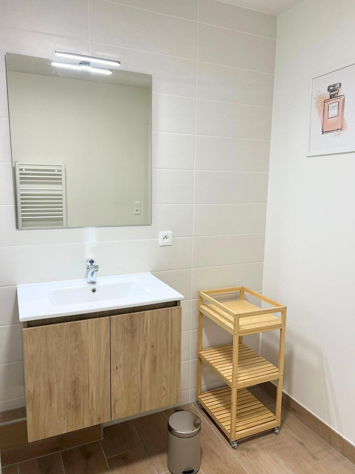 Apartment Grand Neuf Lumineux, Parking Gratuit, 10 Min Centre Strasbourg