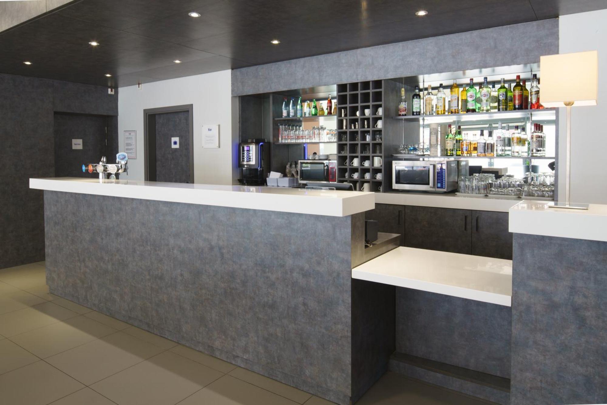 Express Centre By Ihg Hotel
