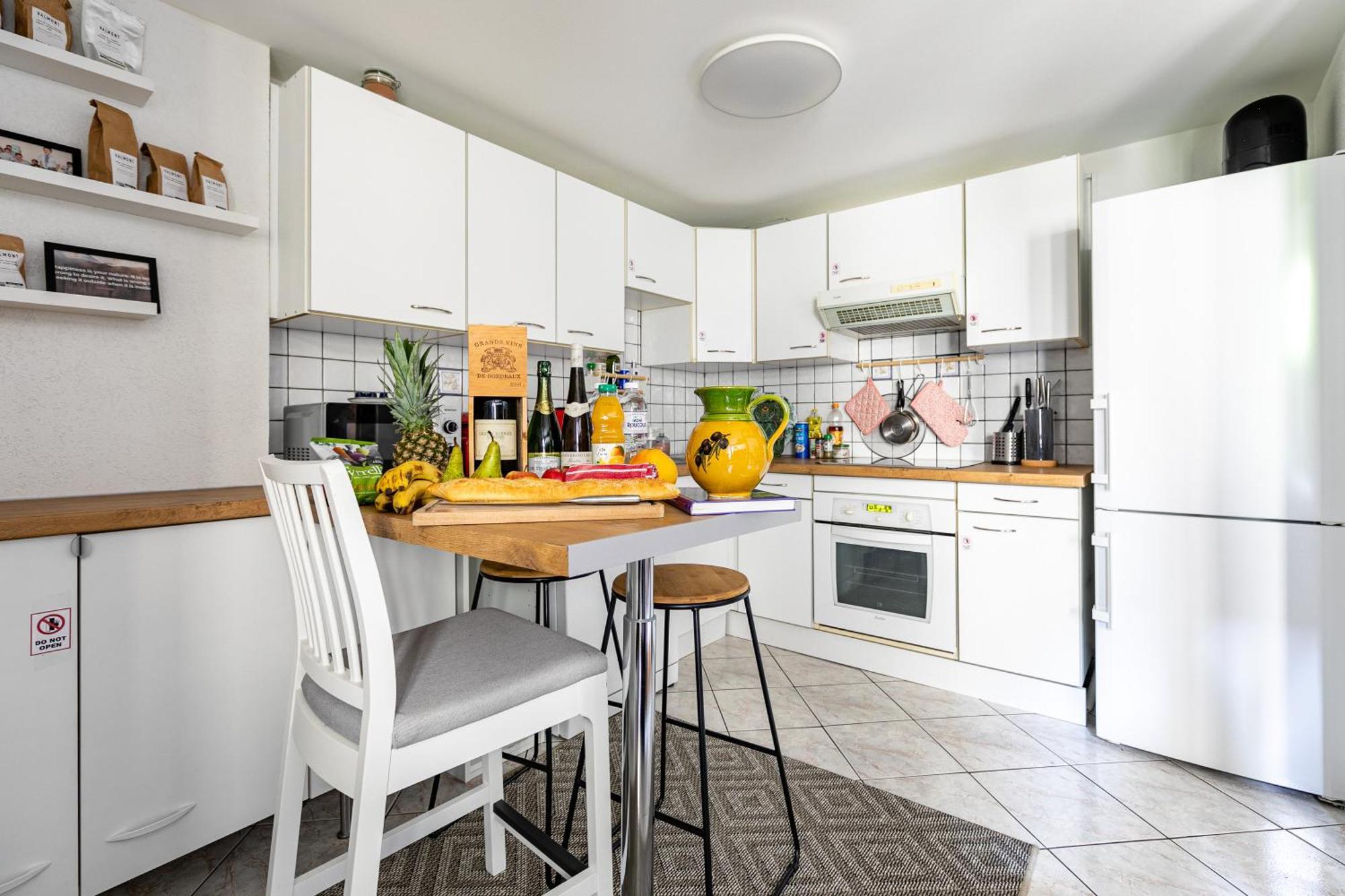 * Loft 3 Pieces/calme, Equipe @ Centre Apartment *