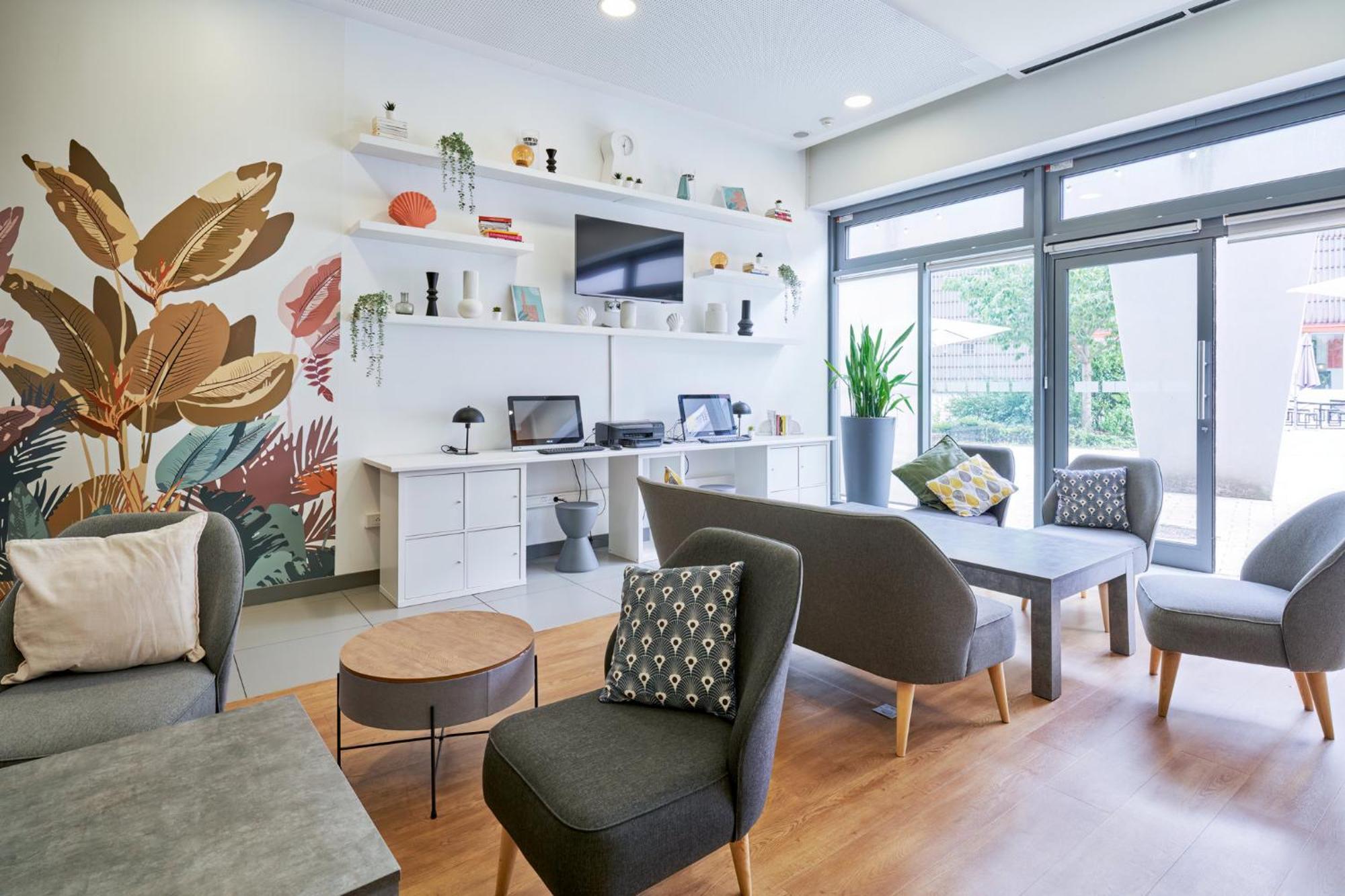Express Centre By Ihg Hotel