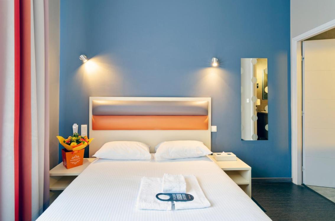 Adonis Hotel