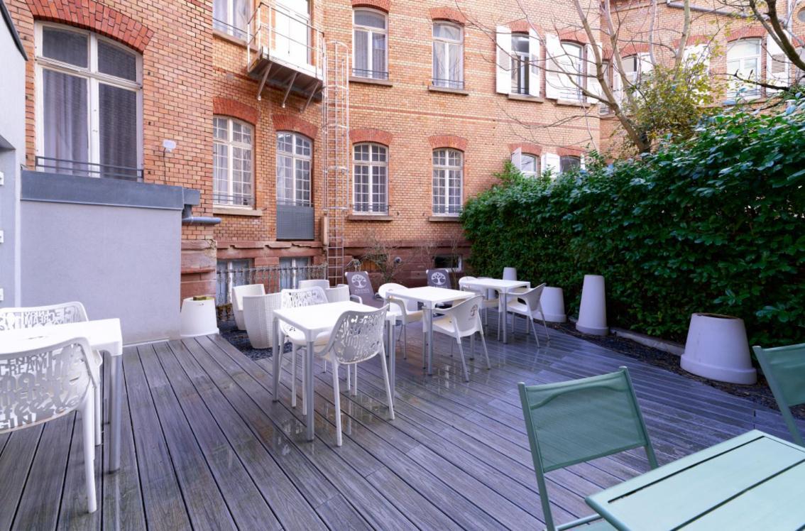 Adonis Hotel