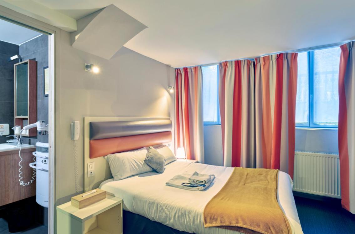 Adonis Hotel 3*