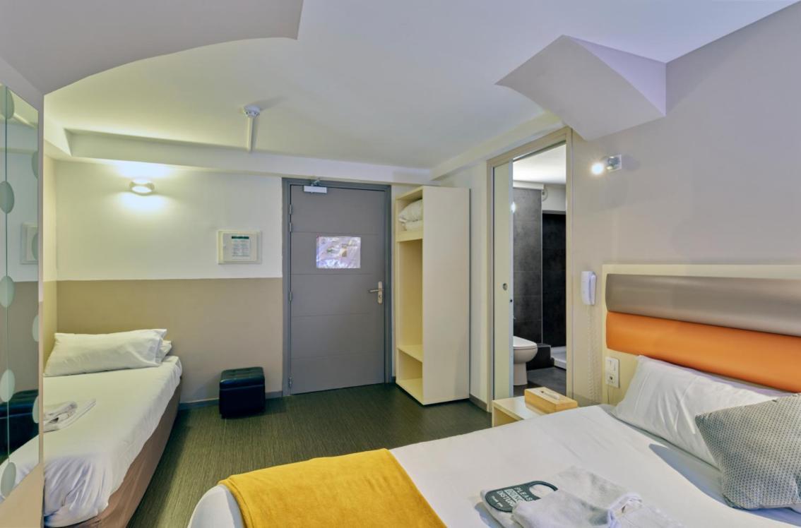 Hotel Adonis 3*