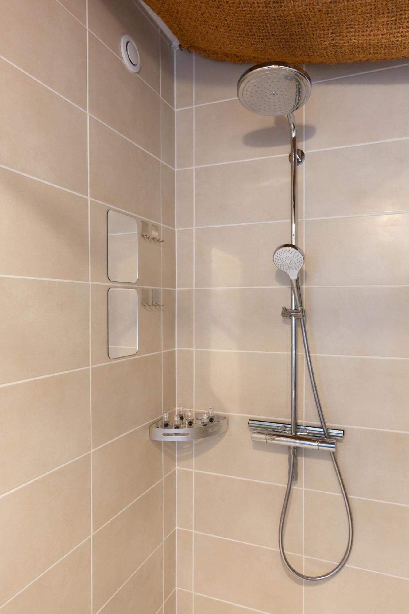 Lit Rond Tres Grand Et Confortable - Garage Possible Ou Parking Gratuit Rue - Gare 2 Min Et 4 Min En Tram - Ciel Etoile - Netflix Videoprojecteur - Luxe Et Evasion Strasbourg