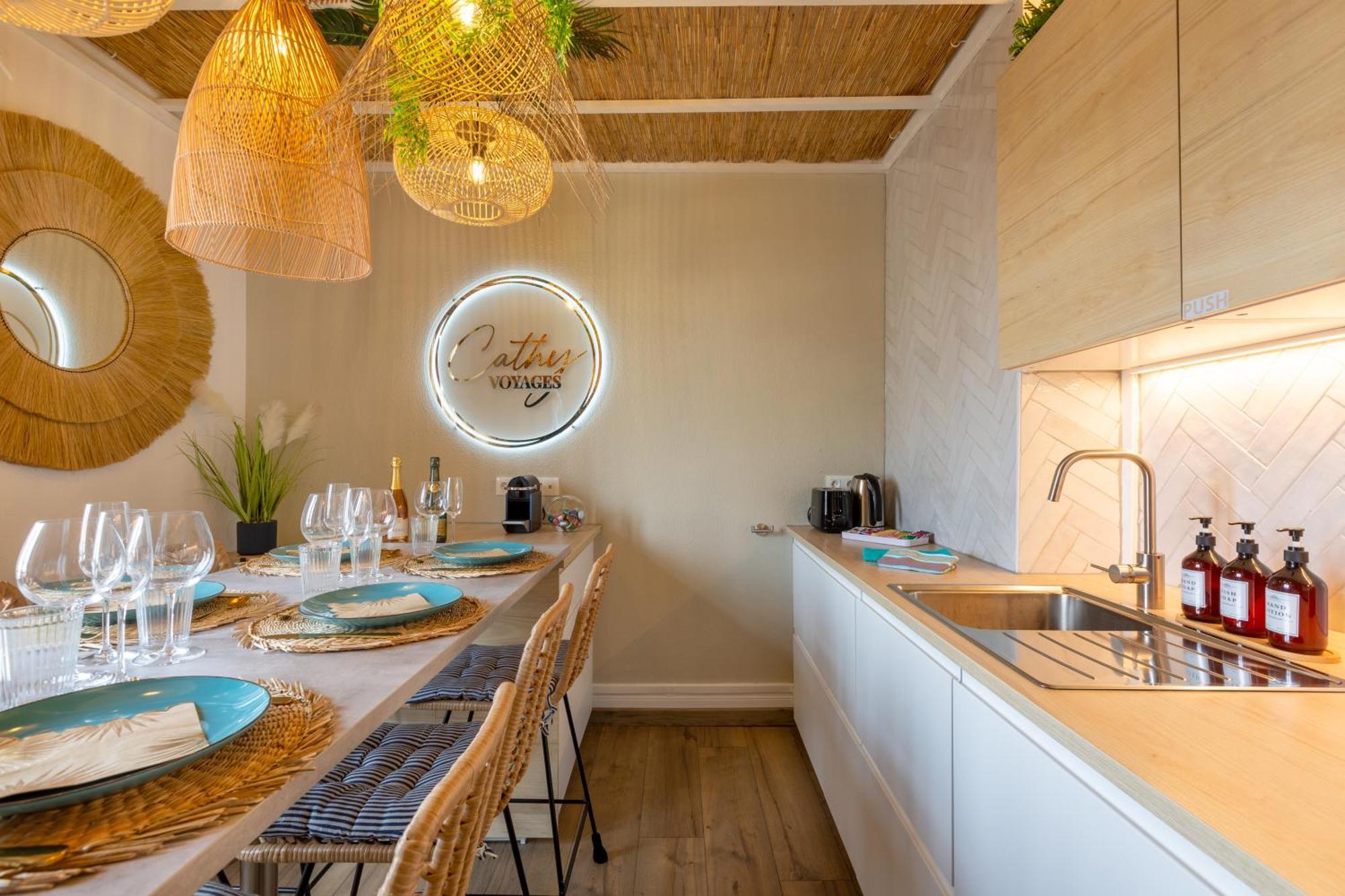 Lit Rond Tres Grand Et Confortable - Garage Possible Ou Parking Gratuit Rue - Gare 2 Min Et 4 Min En Tram - Ciel Etoile - Netflix Videoprojecteur - Luxe Et Evasion Apartment Strasbourg