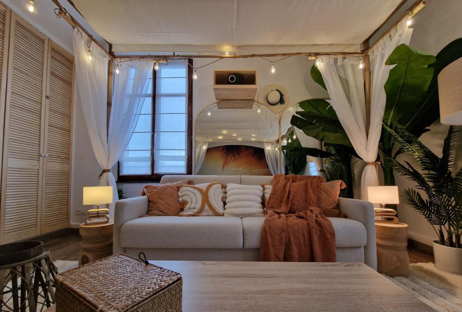 Lit Rond Tres Grand Et Confortable - Garage Possible Ou Parking Gratuit Rue - Gare 2 Min Et 4 Min En Tram - Ciel Etoile - Netflix Videoprojecteur - Luxe Et Evasion Apartment Strasbourg