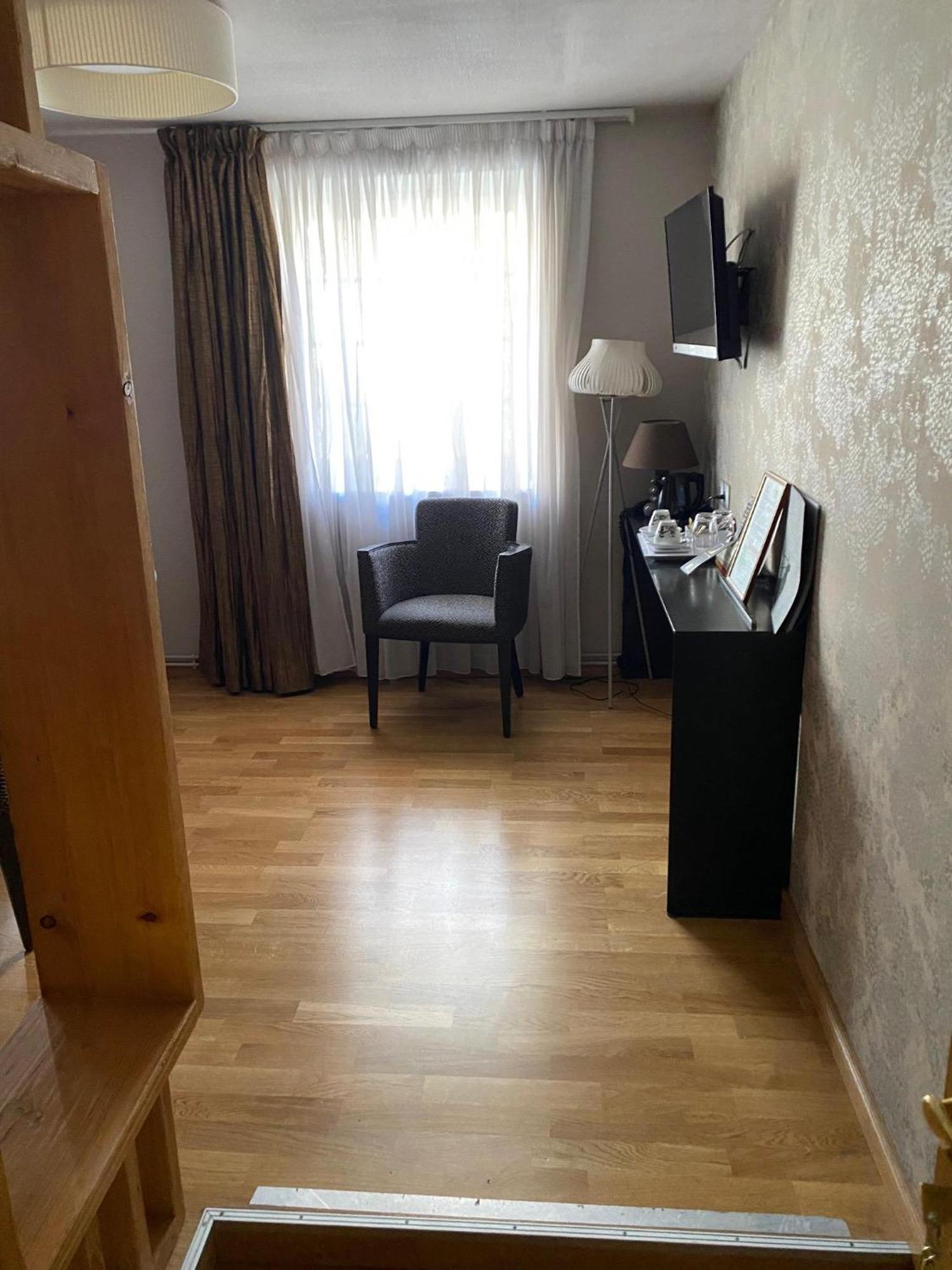 Hotel Logis Restaurant Au Cerf D'or Strasbourg