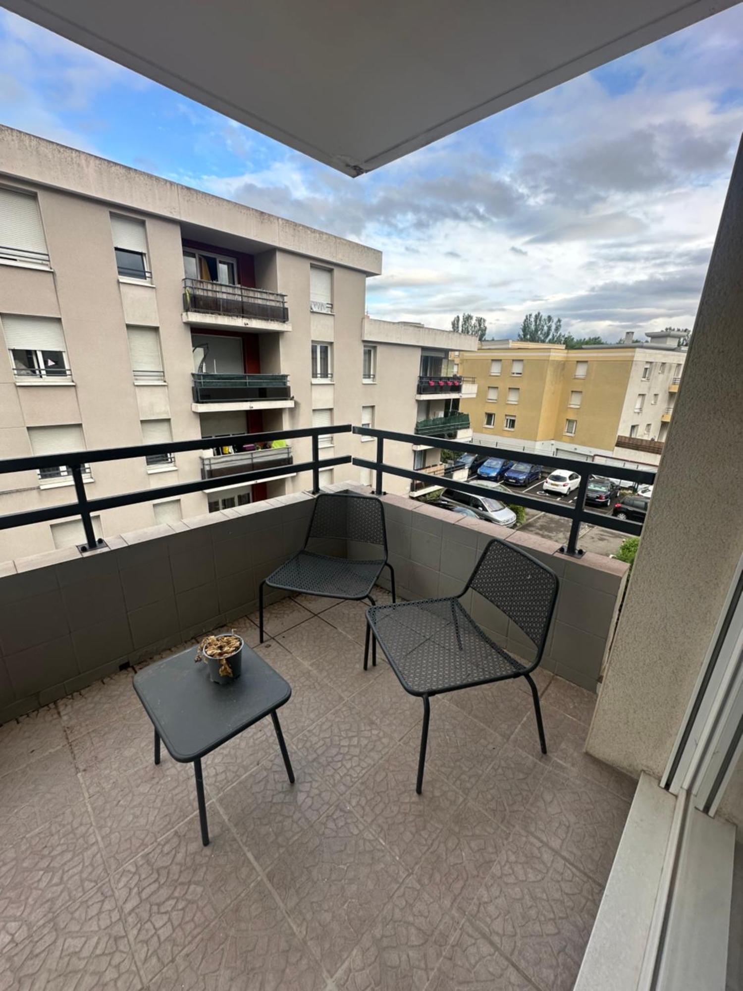 Apartment Tres Beau Trois Pieces Avec Vue Degagee *