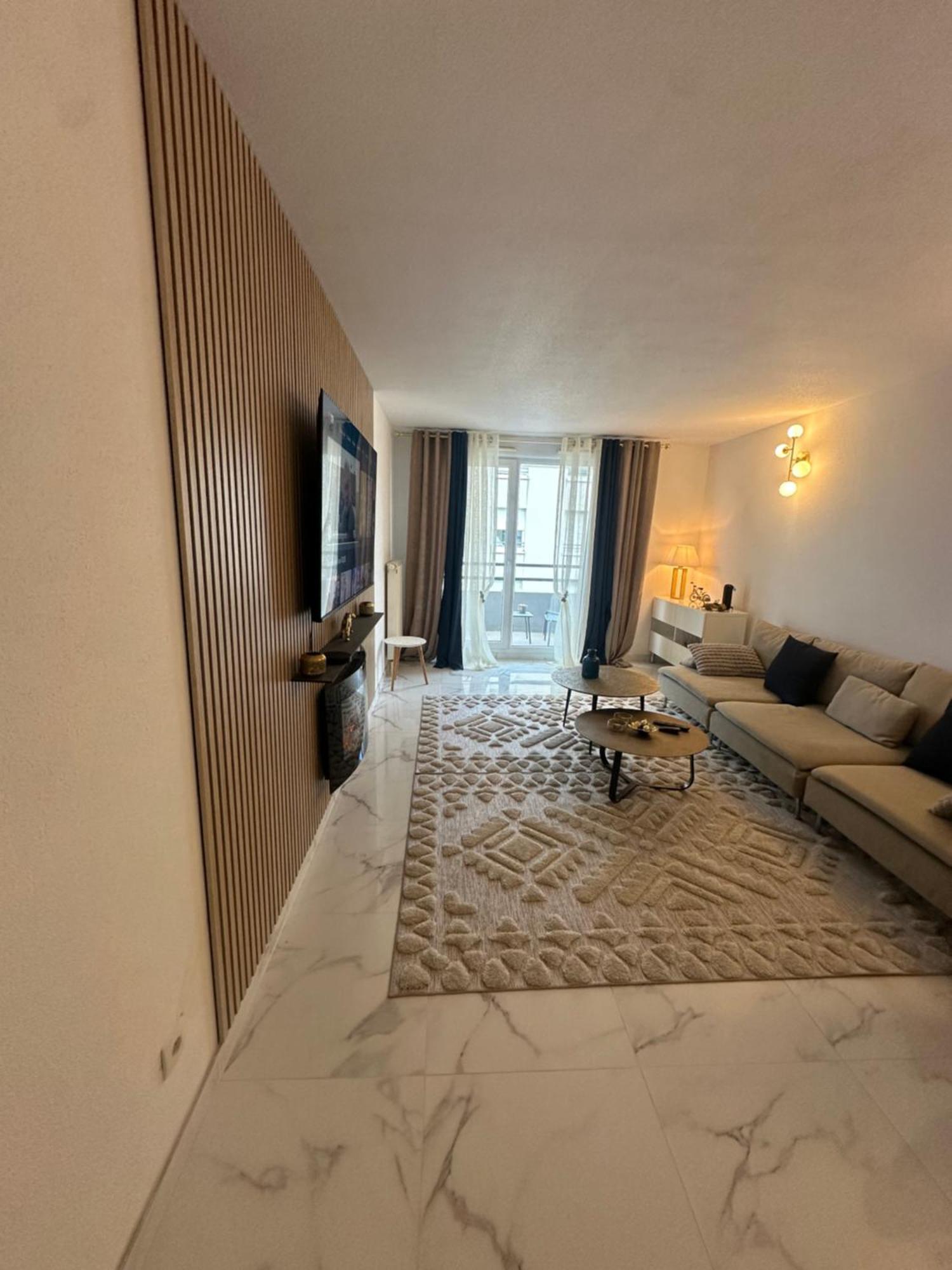 Apartment Tres Beau Trois Pieces Avec Vue Degagee *
