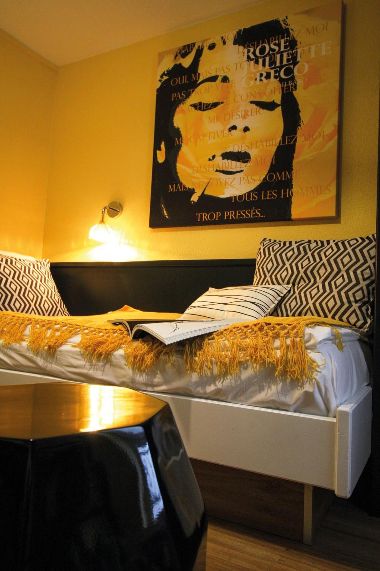 Roses Hotel
