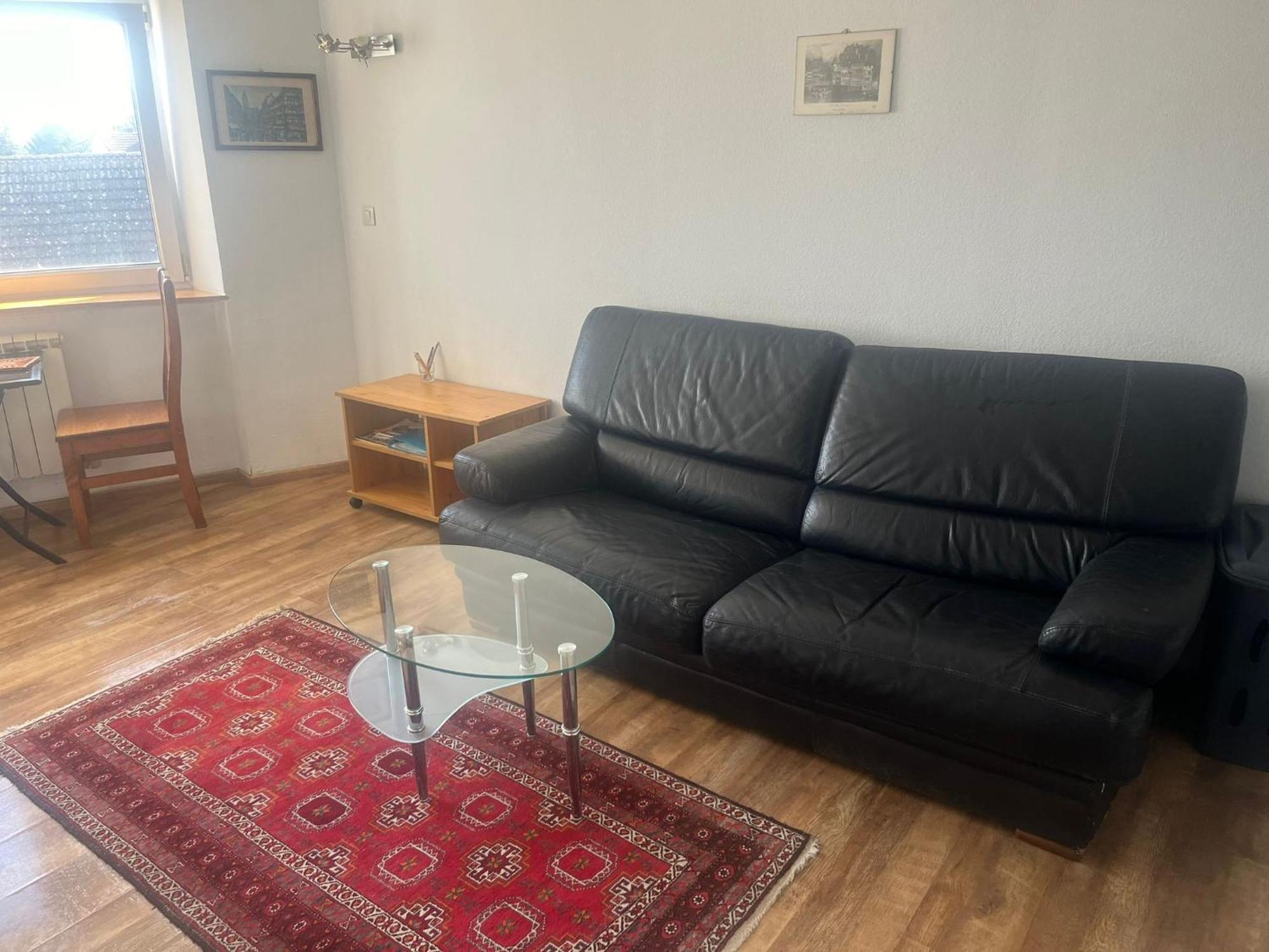 2p Lumineux Avec Stationnement Gratuit Apartment