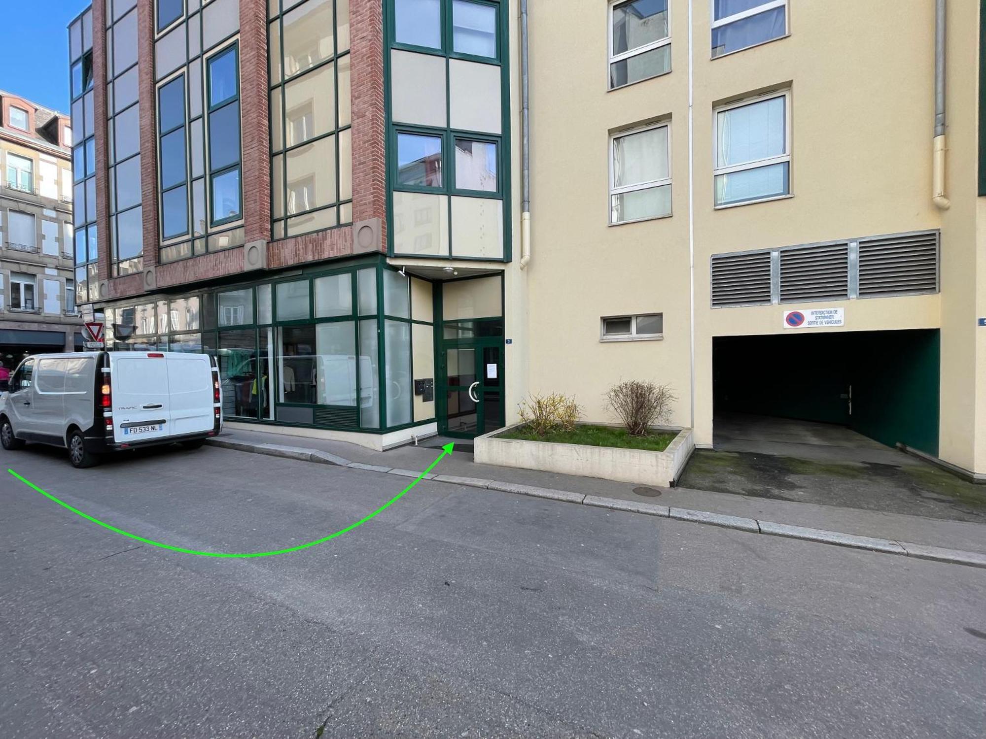 Spacieux Au Centre Appartement