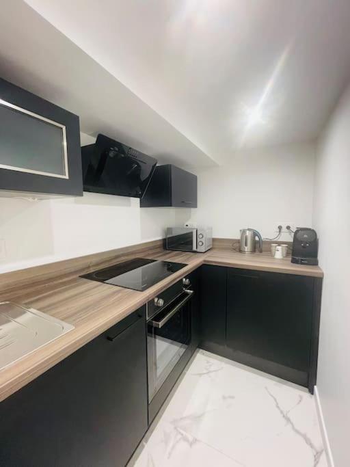 General - Hyper Centre Apartment