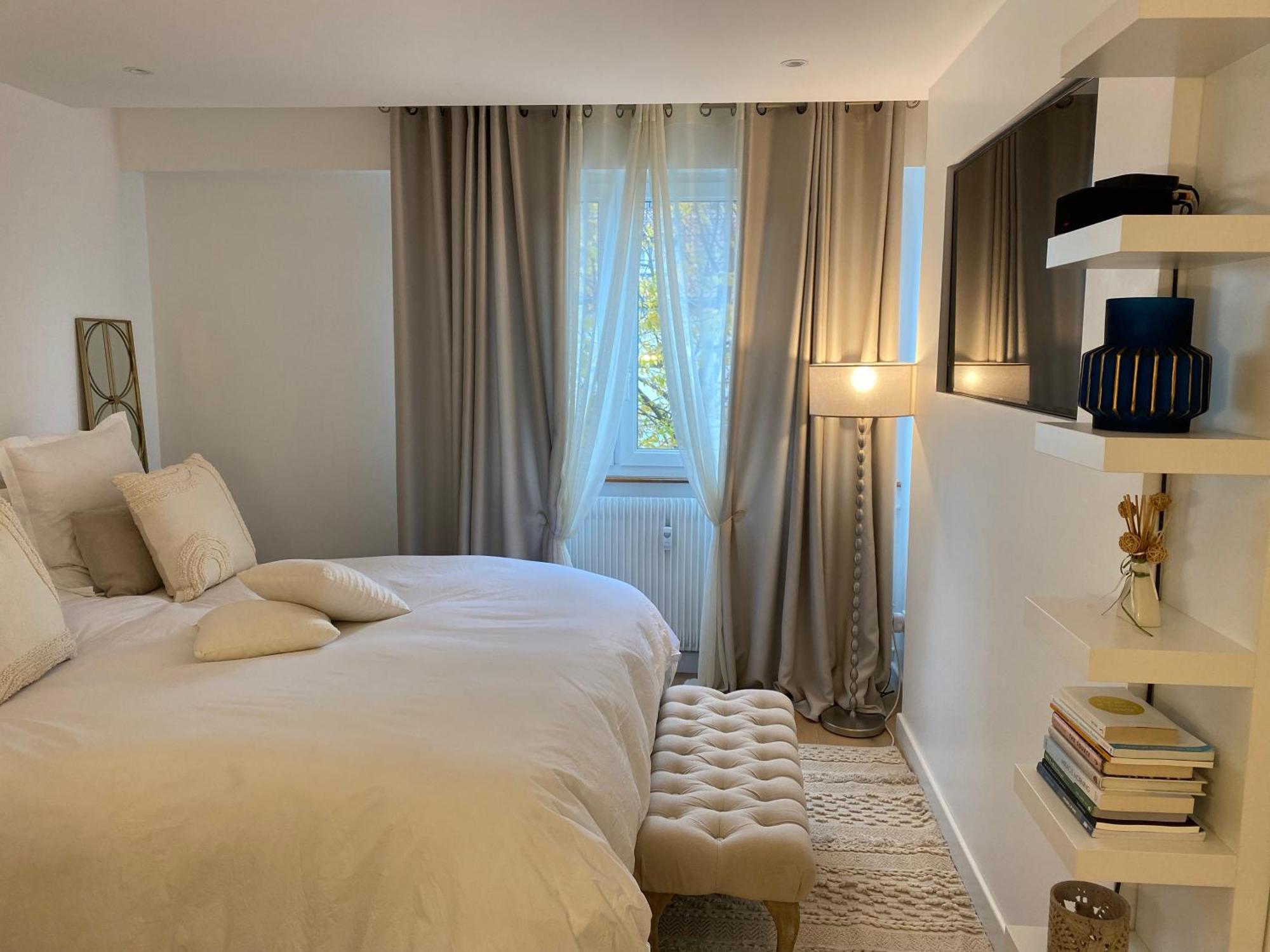 Luxury Flat Located 5 Mins From Center Straatsburg