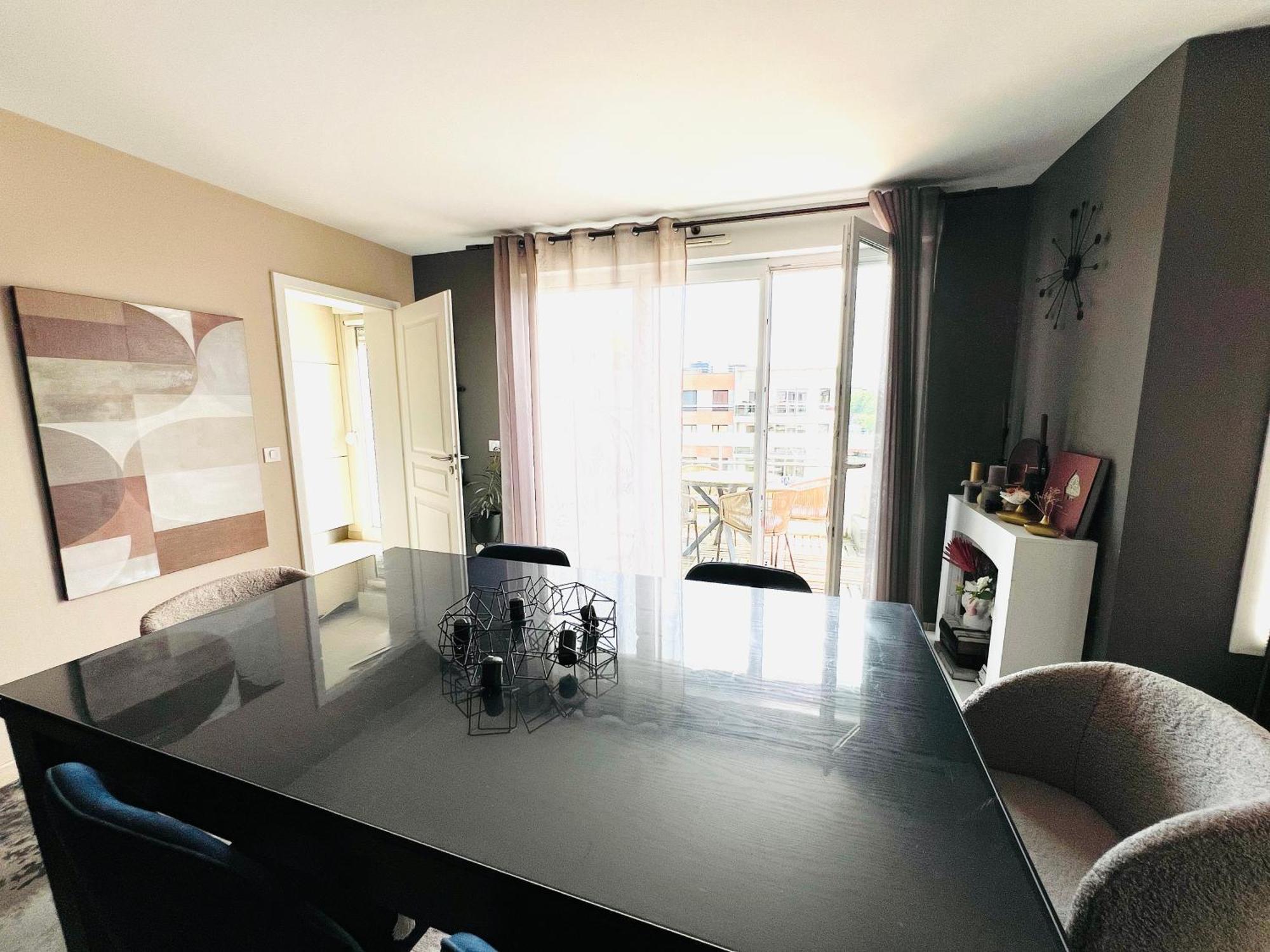 Apartment Climatise 3 Etoiles T3 Chic A Avec Billard Et Terrasse *