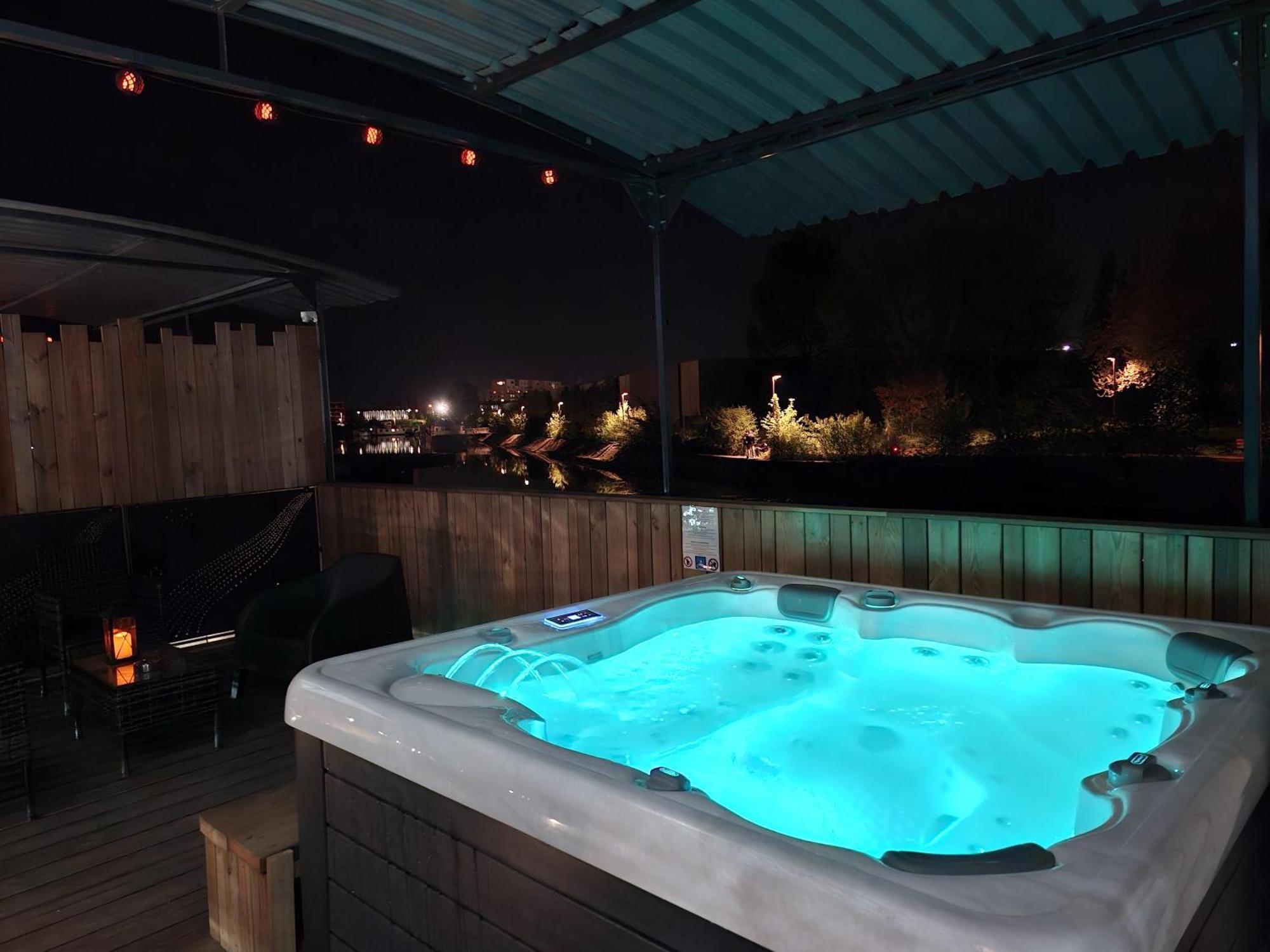 La Peniche De Fabrice Avec Jacuzzi Privatif * Straßburg