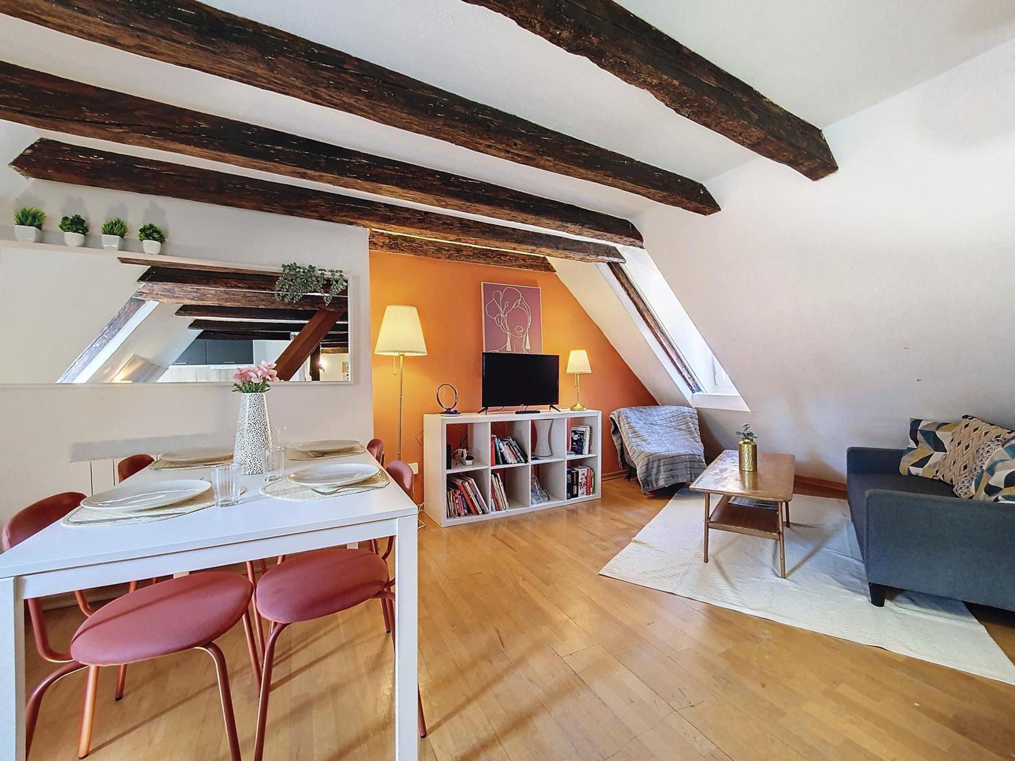 Apartment Tonneau - Hypercentre - Cathedrale - Authentique - Duplex *