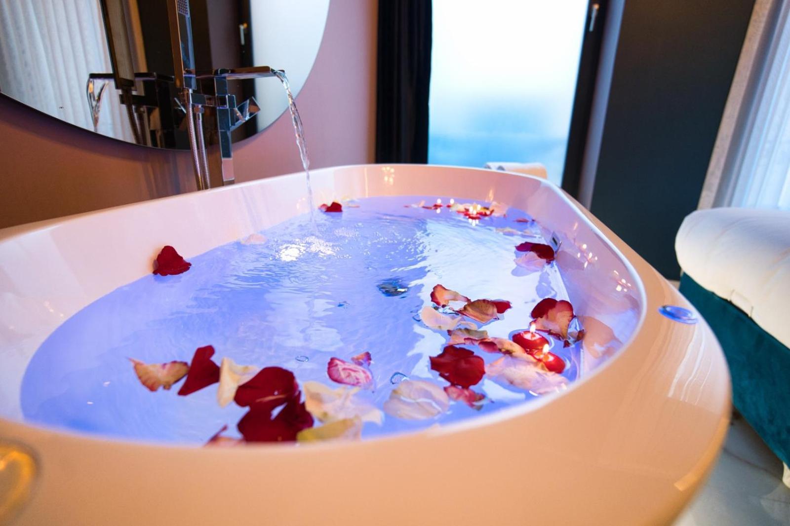 Life Voyage Residence & Spa - Strasbourg'S City Center Luxury Experience * Straatsburg