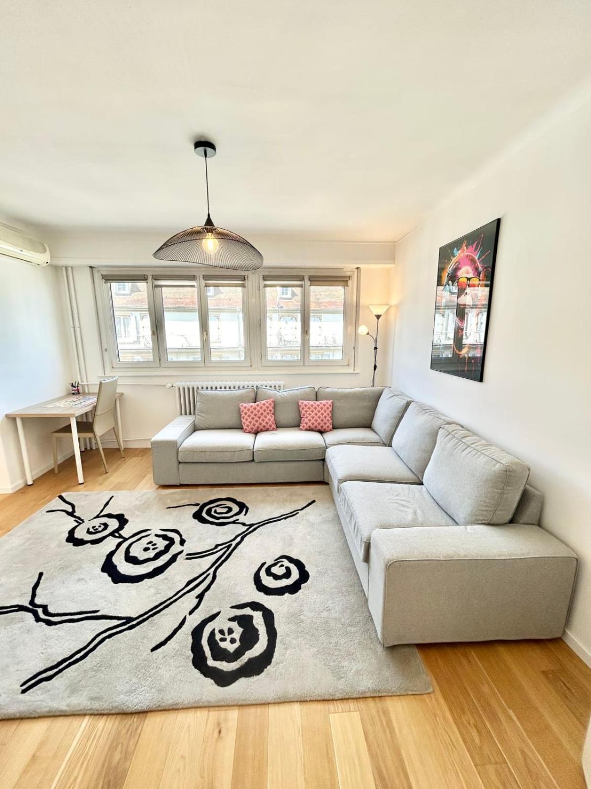 Apartment Three-room With All Comforts Very Close To The City Center Straßburg