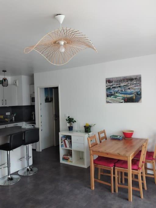Rue Apartment *