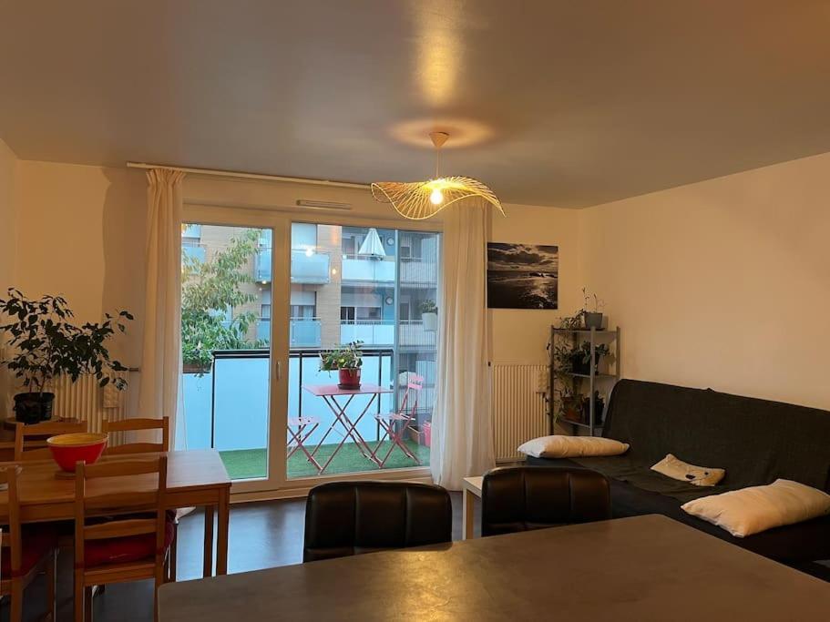 Rue Apartment *