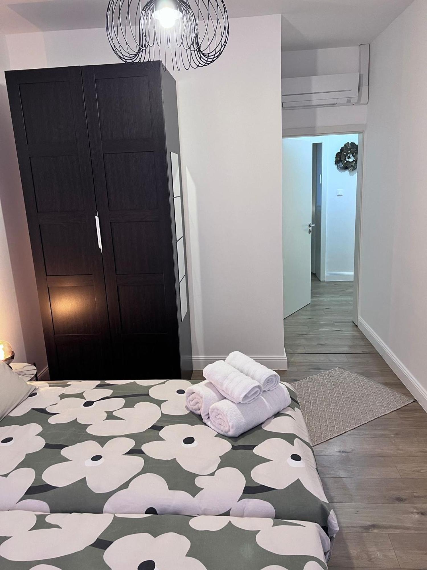 Le Rapp 6, De Standing 3 Chambres, 7 Personnes &1 Bebe, Cosy Et Familial Ultra Equipe Emplacement Ideal Proche Gare Centre Marches De Noel Quartier Tribunal Contades