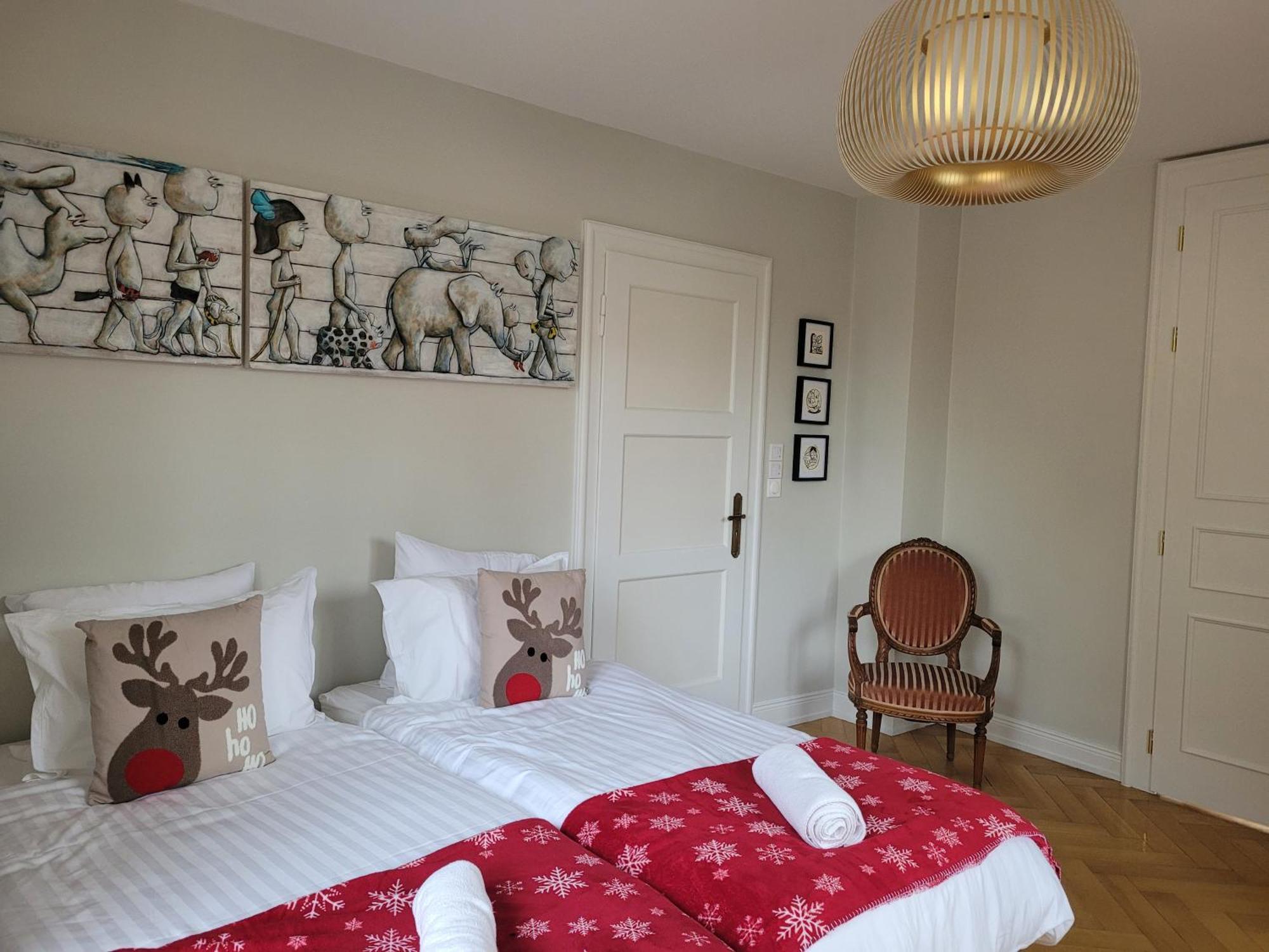 Apartment Le Cocon D'Emma, Appartement Bourgeois Avec Terrasse, Et Parking Gratuit Dans Maison De Maitre