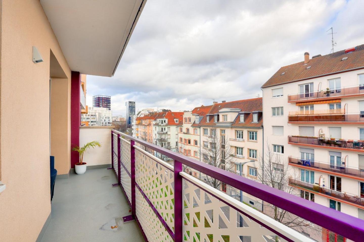 Lovely 2 Bedroom Flat With Balcony Near The Centre Appartement *