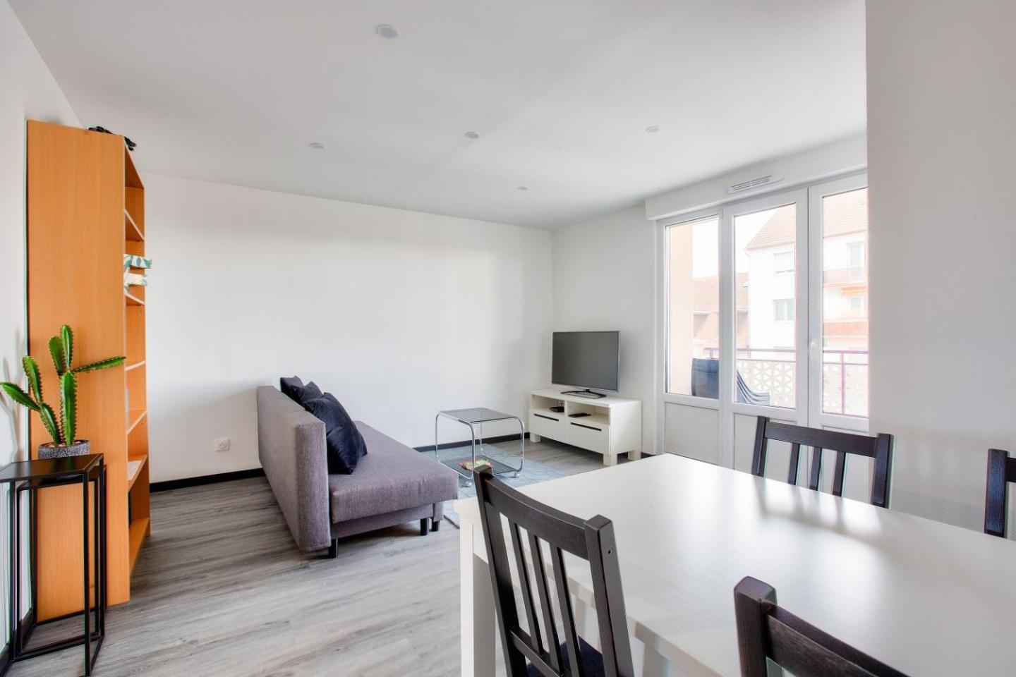 Appartement Lovely 2 Bedroom Flat With Balcony Near The Centre *