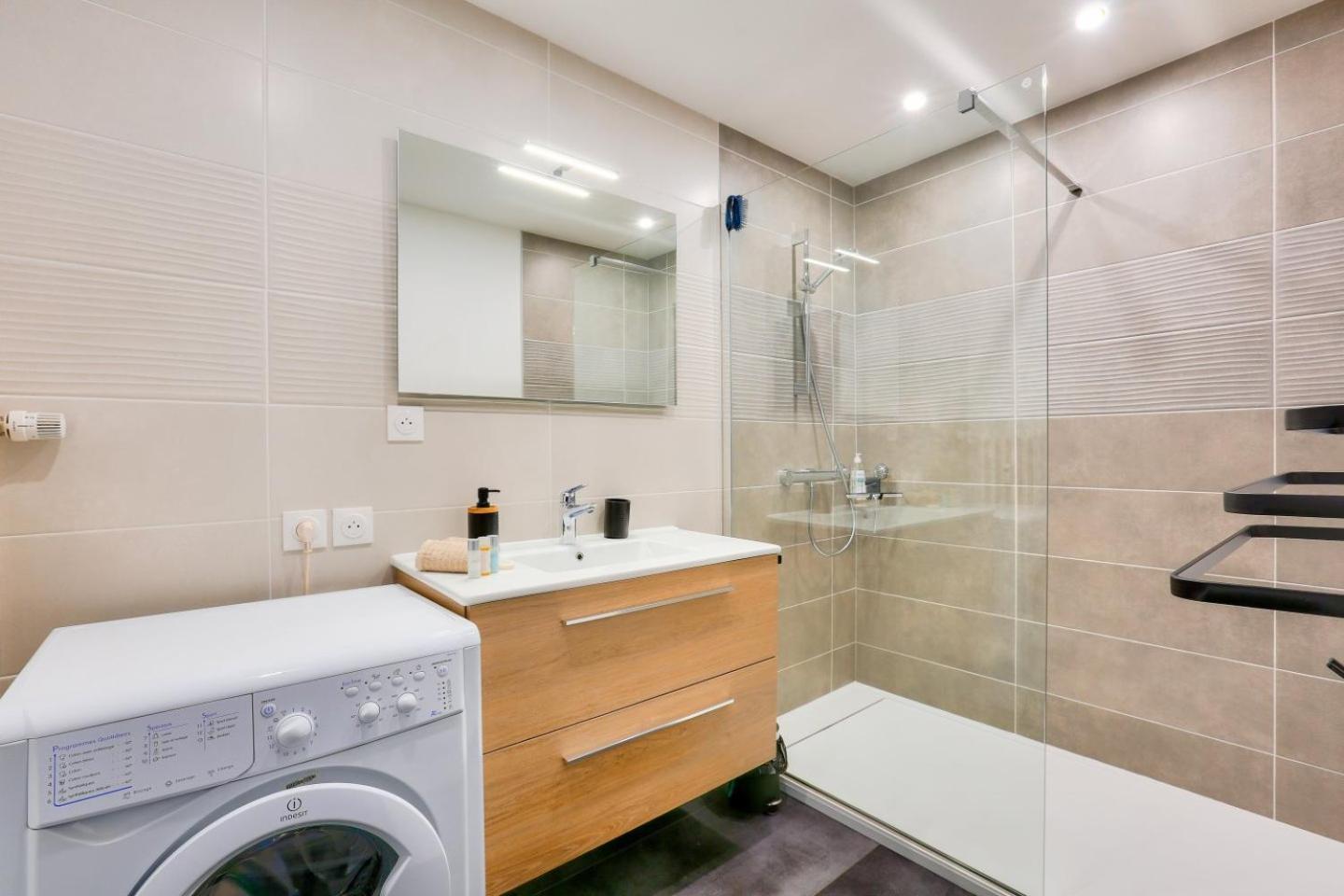 Lovely 2 Bedroom Flat With Balcony Near The Centre Apartment Straßburg