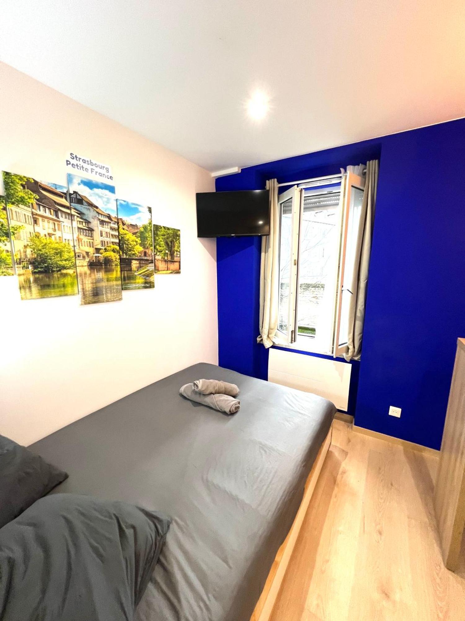 1 - Gare - Petite France - Commerces A Proximite Straßburg