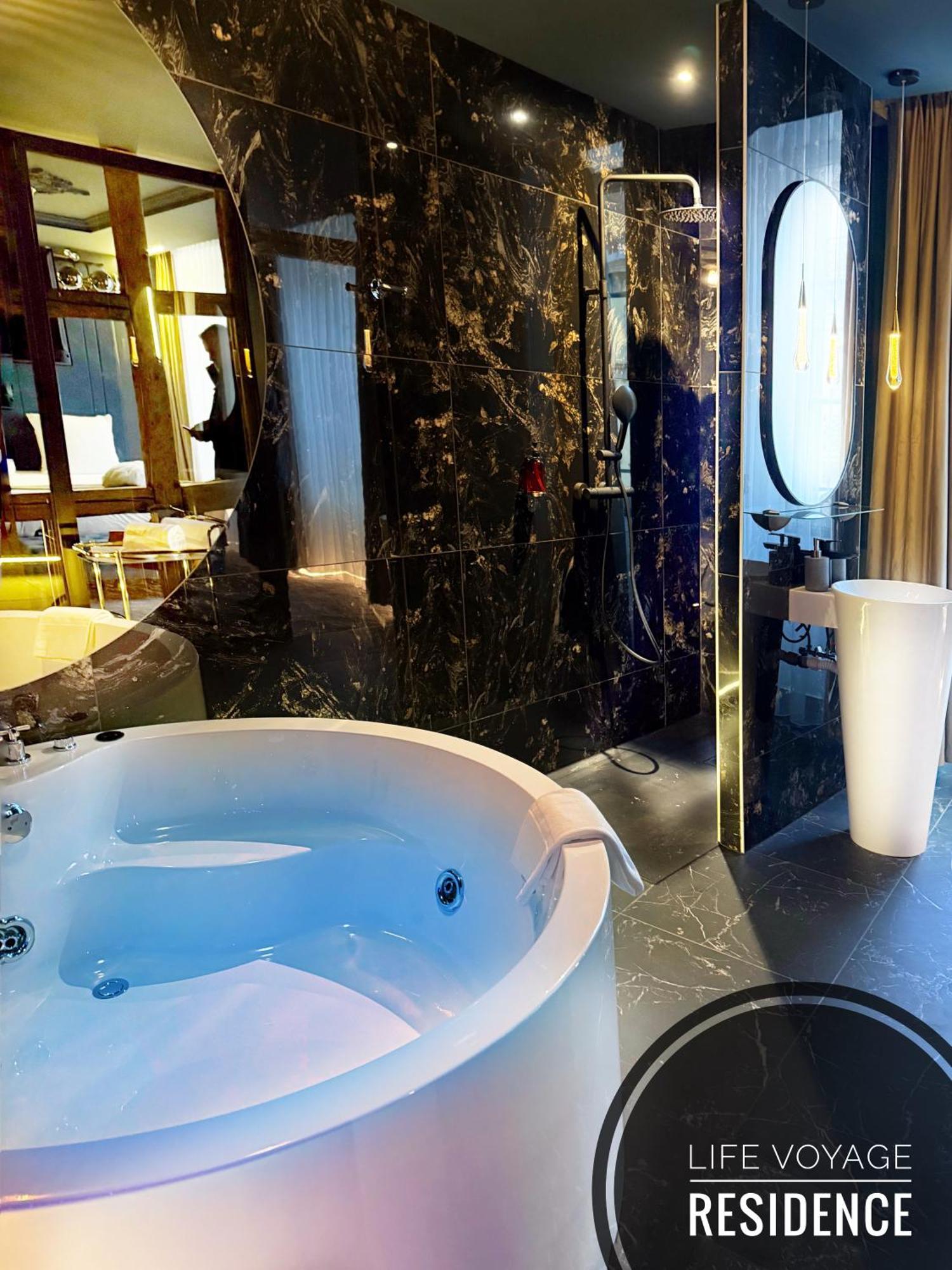 Life Voyage Residence & Spa - Strasbourg'S City Center Luxury Experience Straatsburg