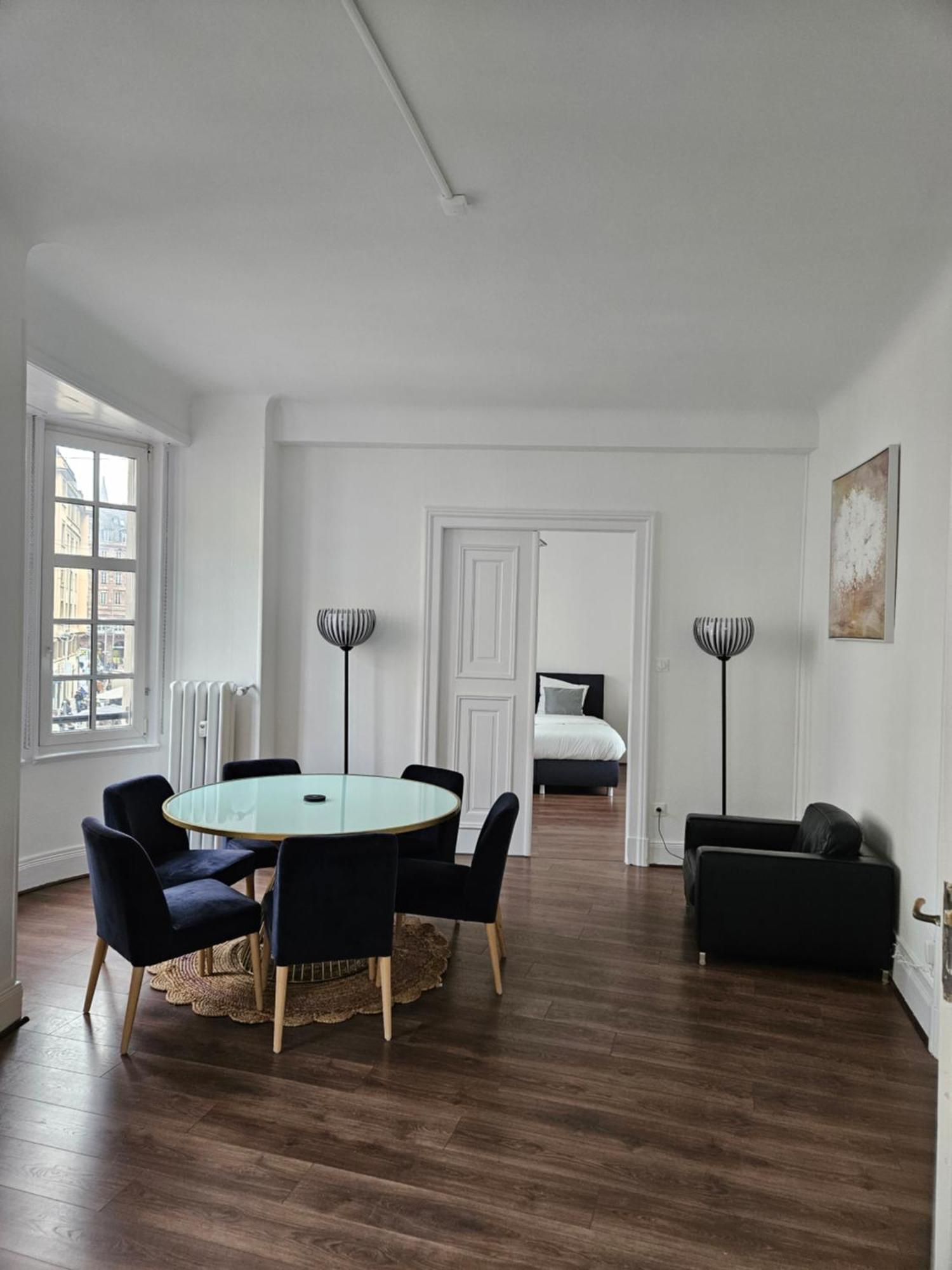 Superbe 140 M2 Plein Centre-ville De Apartment
