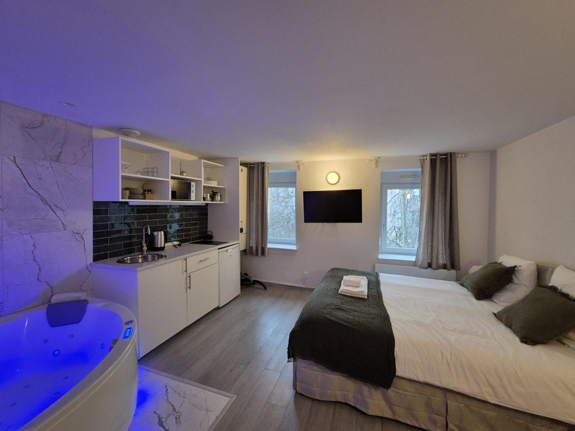 De Charme Avec Jacuzzi - Escapade Relaxante Appartement Straatsburg