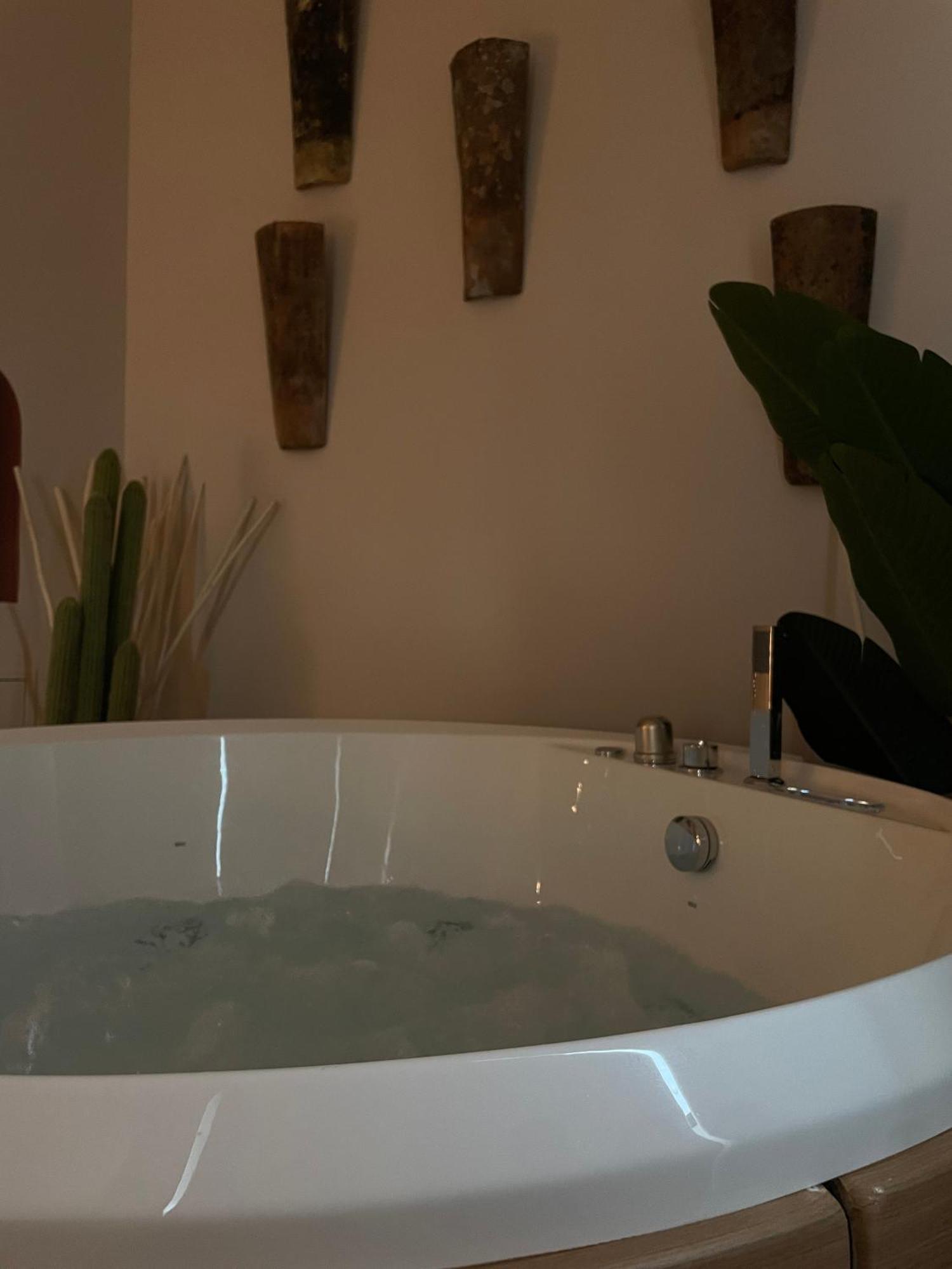 Strasbourg, Sauna, Spa, Ibiza, Evasion Romantique Et Sensuelle Strasbourg