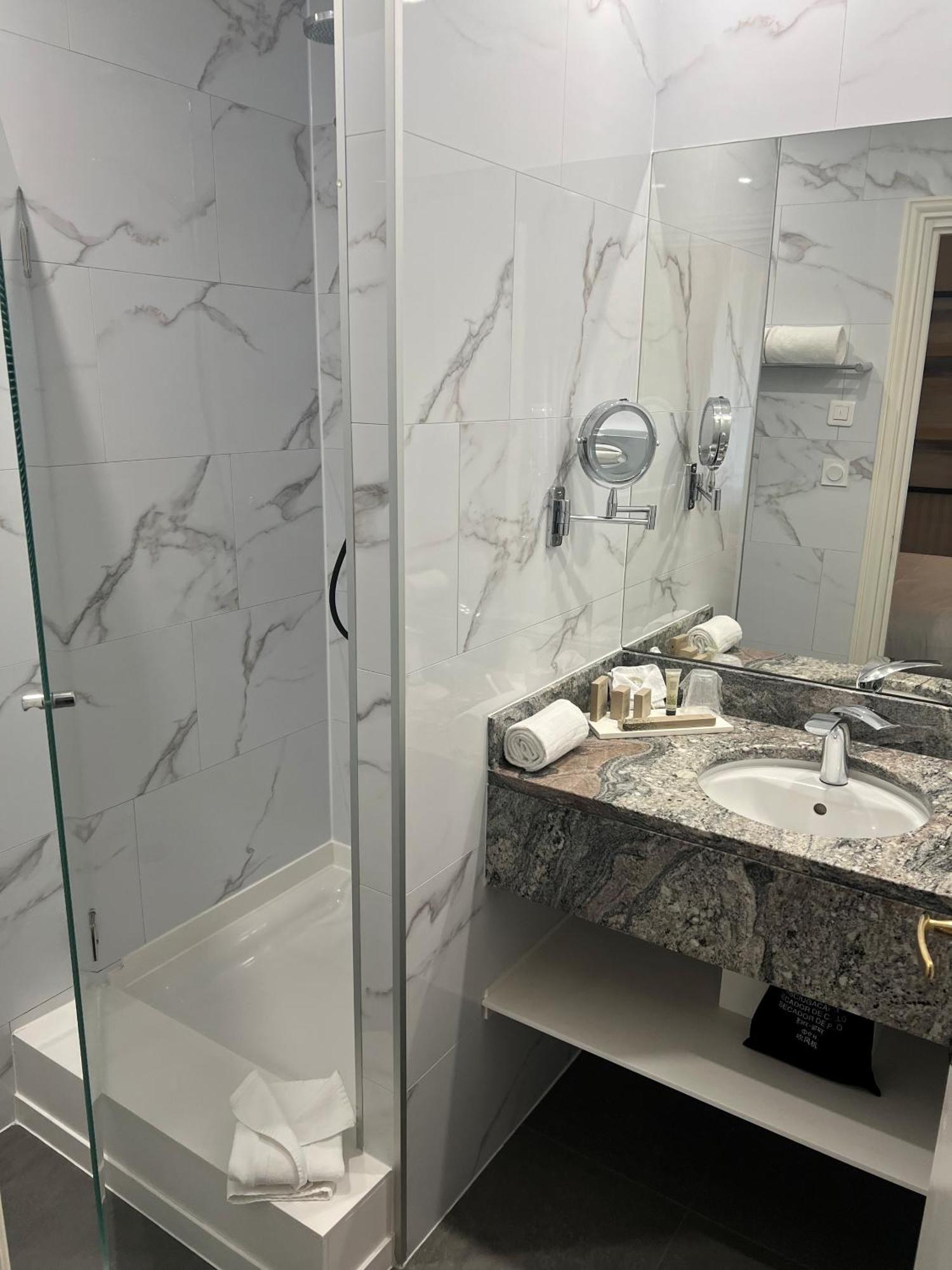 Maison Lutetia R 3*