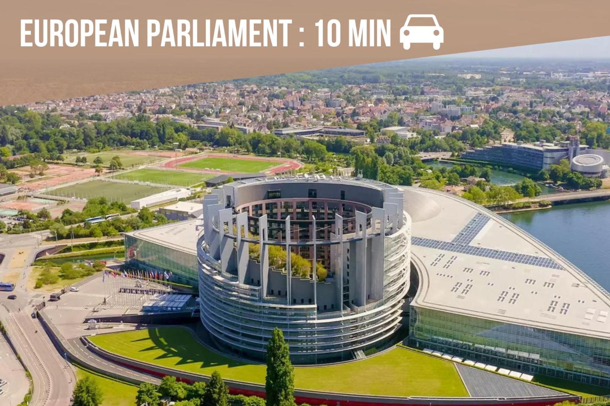 Le Luxury Loft - Parlement Europeen L Parking L Netflix - Spacieux & Unique Apartment *