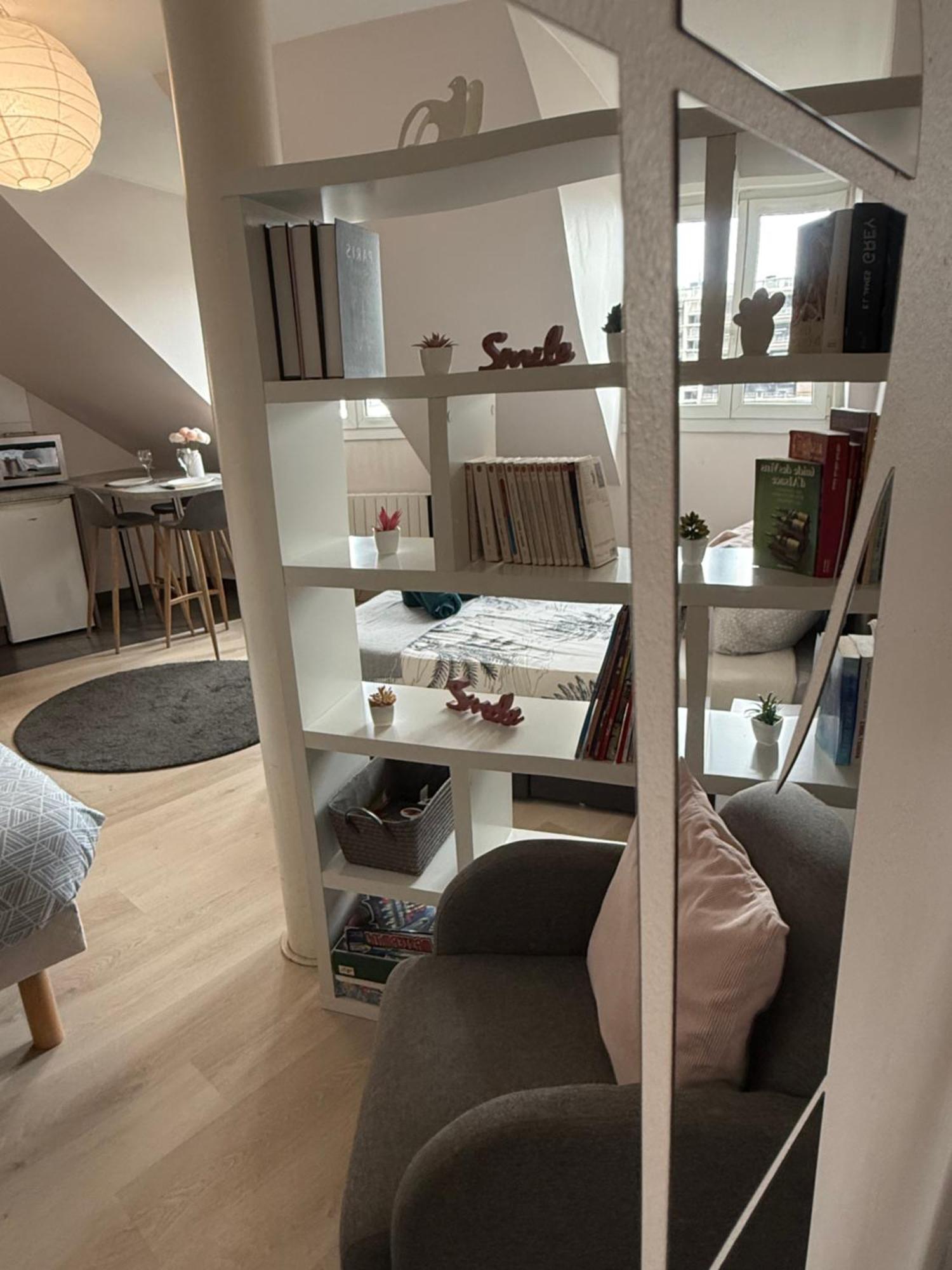 Apartment Centre *