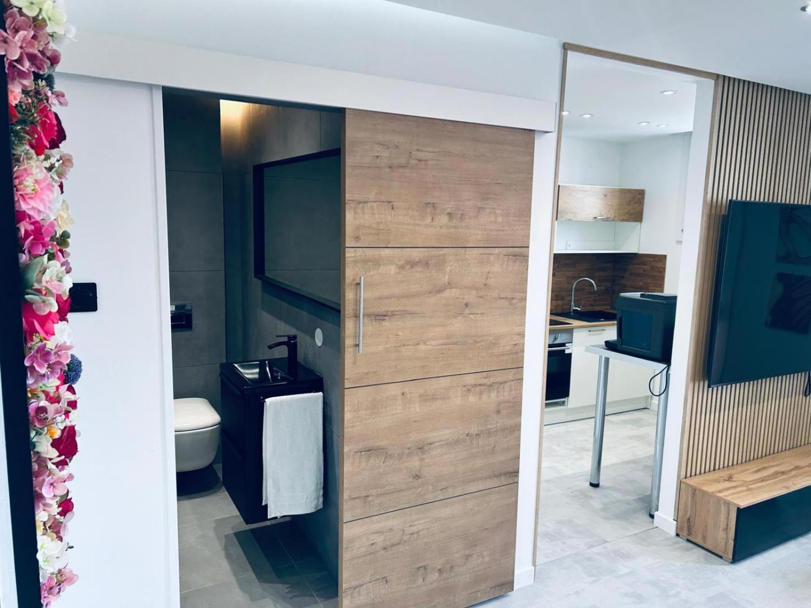 Softwave Wellness Apartment *